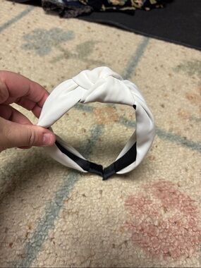 Yission White Non Slip Wide-Knotted Headband